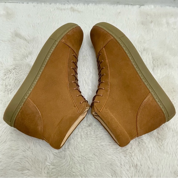 English Laundry Aldred Cognac Leather Chukka Boots